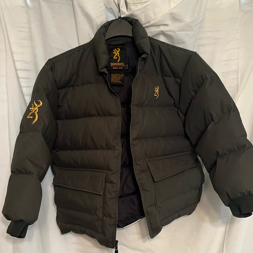 A goose down winter Browning youth coat is designed to provide warmth & comfort
